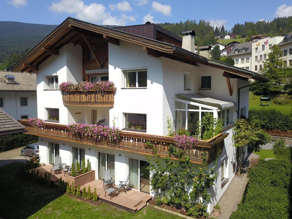 Apartments Montblanc Sella Ortisei Exteriör bild